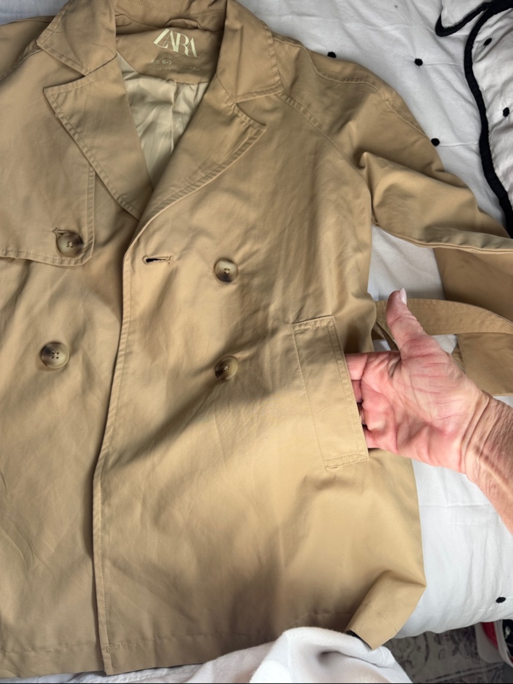 Helllo SPRING this Zara Tan Trench Coat is perfect for those rainy days - Picture 6 of 7